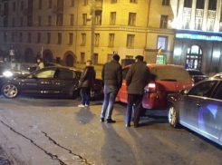 В центре Кишинева по вине пьяного водителя такси столкнулись 6 машин 