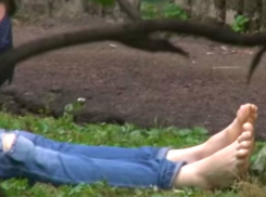 Разъяренный украинец выбросил из окна многоэтажки любовницу и изрезал ножом мать