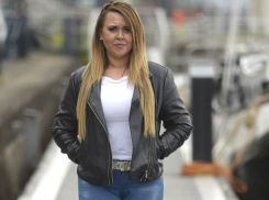 Чудовищная операция скандальной румынки по увеличению груди британки лишила ее сосков 