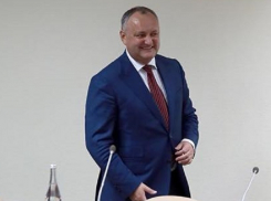 Эмоциональную реакцию пассажиров рейса Москва - Кишинев на Игоря Додона сняли на видео