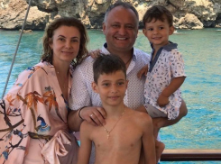 Семья президента Молдовы отдыхала в Анталии по личному приглашению Эрдогана 
