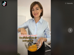 Майя Санду решила взболтать яйца в TikTok