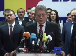 Михай Гимпу надел галстук в цветах Георгиевской ленты