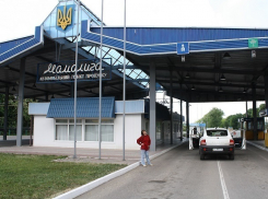 Гражданина Молдовы не пустили на Украину из-за георгиевской ленты