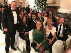 Главу Нацбанка Молдовы запечатлели на свадьбе у внучки российского олигарха