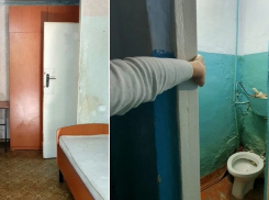 Студенты ТУМ пожаловались на условия в общежитии: облупившиеся стены и холод из-за разбитых окон
