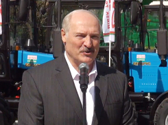 Вооруженный автоматом Лукашенко защитил границу Молдовы