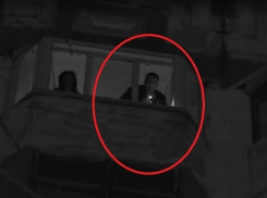 Смертельное падение женщины из окна шестого этажа произошло на Чеканах