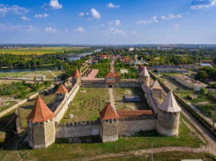 Где находилась почтовая станция Бендеры, через которую проезжали Пушкин и его друзья