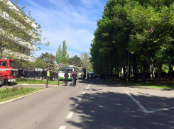 К зданию Правительства РМ согнали десятки полицейских, пожарные машины и машины скорой помощи 