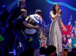 Голая задница скандального украинца попала на видео и оказалась самым ярким моментом «Евровидения-2017»