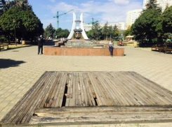 От шахматной доски в Парке афганцев остались лишь гнилые доски