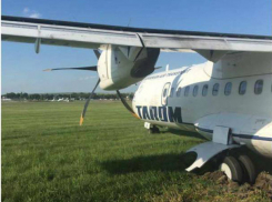 Самолет из Румынии при посадке в аэропорту Кишинева выкатился за пределы взлетной полосы