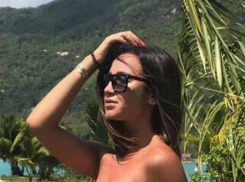 Провокационную «обнаженку» устроила на Сейшелах «горячая» Ольга Бузова