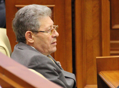 Гимпу под ироничные улыбки позорно вернулся в «покинутый навсегда» парламент 