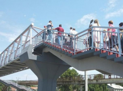 В Страшенах торжественно открыли обновлённый мост над железнодорожными путями