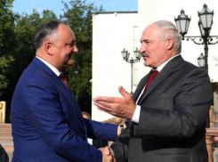 Игорь Додон поздравил Александра Лукашенко с 63-летием