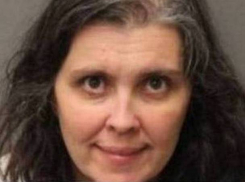 Муж с женой держали на цепи в жуткой комнате 13 своих детей