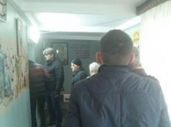 На некоторых избирательных участках образовались очереди 