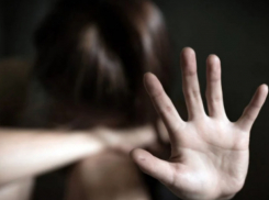 Насильник получил 17 лет колонии за совращение 13-летней сестры