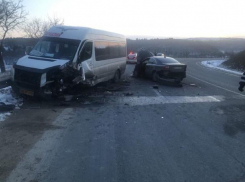 Три человека пострадали в тройном ДТП на трассе Кишинев - Хынчешты