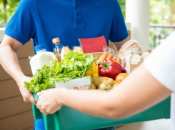 Примэрия опубликовала список магазинов и ресторанов, доставляющих продукты на дом