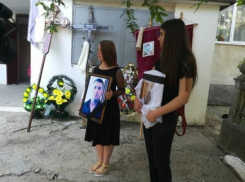 Мужчину, погибшего в драке со спортсменами у ночного клуба, проводили в последний путь в Оргееве 