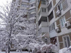 Украинец чудом выжил после прыжка с 7-го этажа, спасаясь от вооруженного соседа