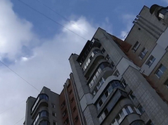 14-летняя украинка со словами ненависти к родителям выпрыгнула с 15-го этажа