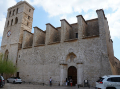 25-летняя молдаванка упала с бастиона на Ибице и получила тяжелые травмы