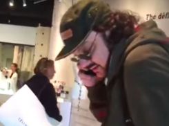 Разъяренная женщина набросилась на Филиппа Киркорова: «Я вам что, проститутка?»