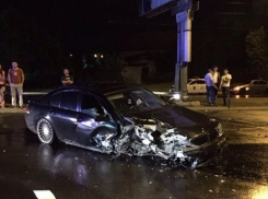 Опубликовано видео столкновения BMW с рекламным панно на Виадуке