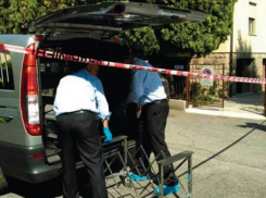 Жесточайшее убийство матери совершил молдаванин в Италии, после чего вскрыл вены и выпрыгнул из окна