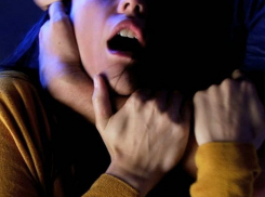 Старый извращенец пять лет насиловал маленькую дочь своей снохи