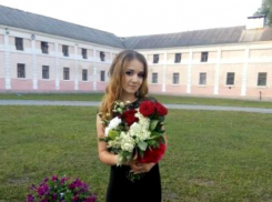 Выпускницу убил ударом ножа в сердце и попытался изнасиловать несовершеннолетний школьник