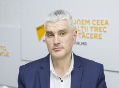 Когда литературные слова закончились, в ход пошел жаргон: Слусарь сказал «заколебали»