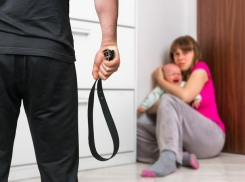 Жестокое избиение жены-молдаванки совершил молодой мужчина в Италии