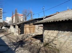 В Кишиневе сносят незаконно возведенные пристройки