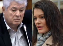 Владимир Воронин предложил Алине Зоте поупражняться на шесте в парламенте