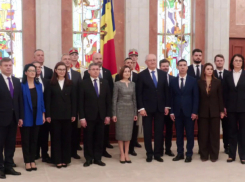 Новое правительство Молдовы принесло присягу и приступило к работе