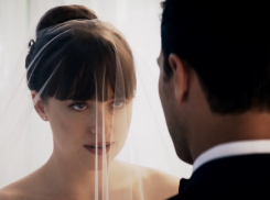 Новые секс-забавы показали в тизере финала знаменитой эротической трилогии «50 оттенков»