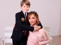 Популярную певицу Татьяну Буланову вместе с сыном экстренно госпитализировали