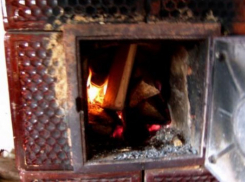 Мужчина и женщина попали в больницу после отравления угарным газом 