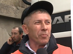 Чтобы увидеть детей и побыть дома нас заставили платить 24 евро в сутки, - дальнобойщики   