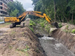 В Кишиневе очищают русло притока реки Бык