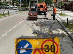 В столице начались работы по ремонту ям на дорогах 