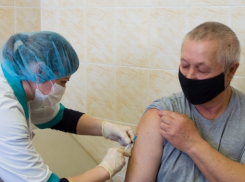 Стало известно, какой процент вакцинированных умерли от ковида