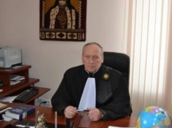 Судья-взяточник оправдан и получил зарплату за пять лет