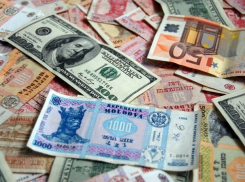 Доллар и евро в Молдове подешевели на фоне известий из Великобритании