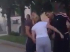 Штрафом могут отделаться избившие журналистку владелец и продавец магазина 